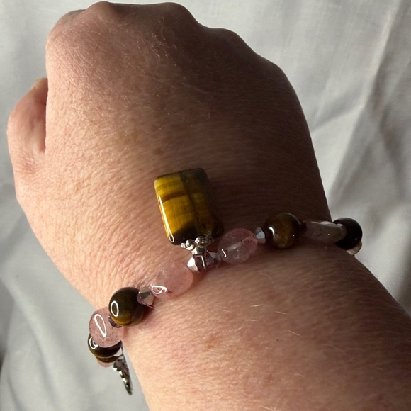 Handcrafted Strawberry Quartz, Tiger’s Eye and Swarovski Crystal Bracelet - Picture 4 of 4